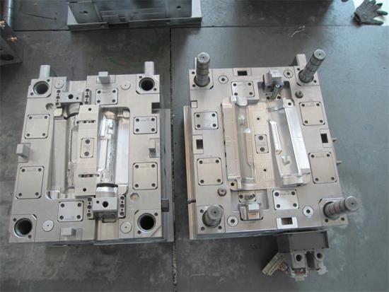 Automobile Dashboard Cover Mould